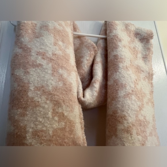 LA Express Cream/Pink/White Scarf - Picture 5 of 7